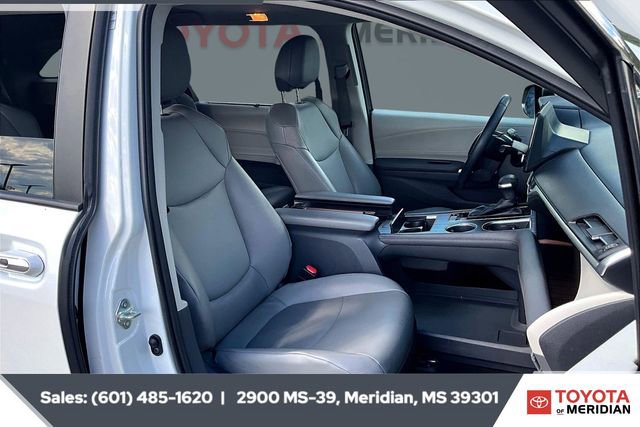 Used 2022 Toyota Sienna XLE image 6