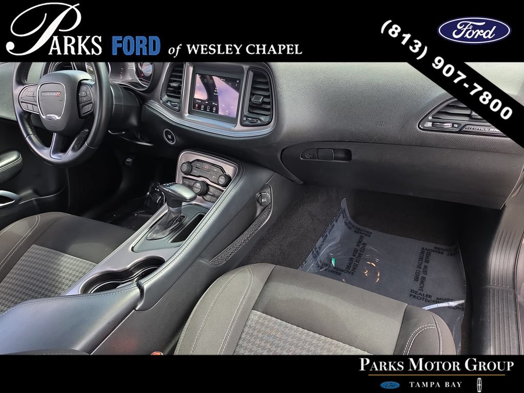 Used 2023 Dodge Challenger SXT RWD image 9