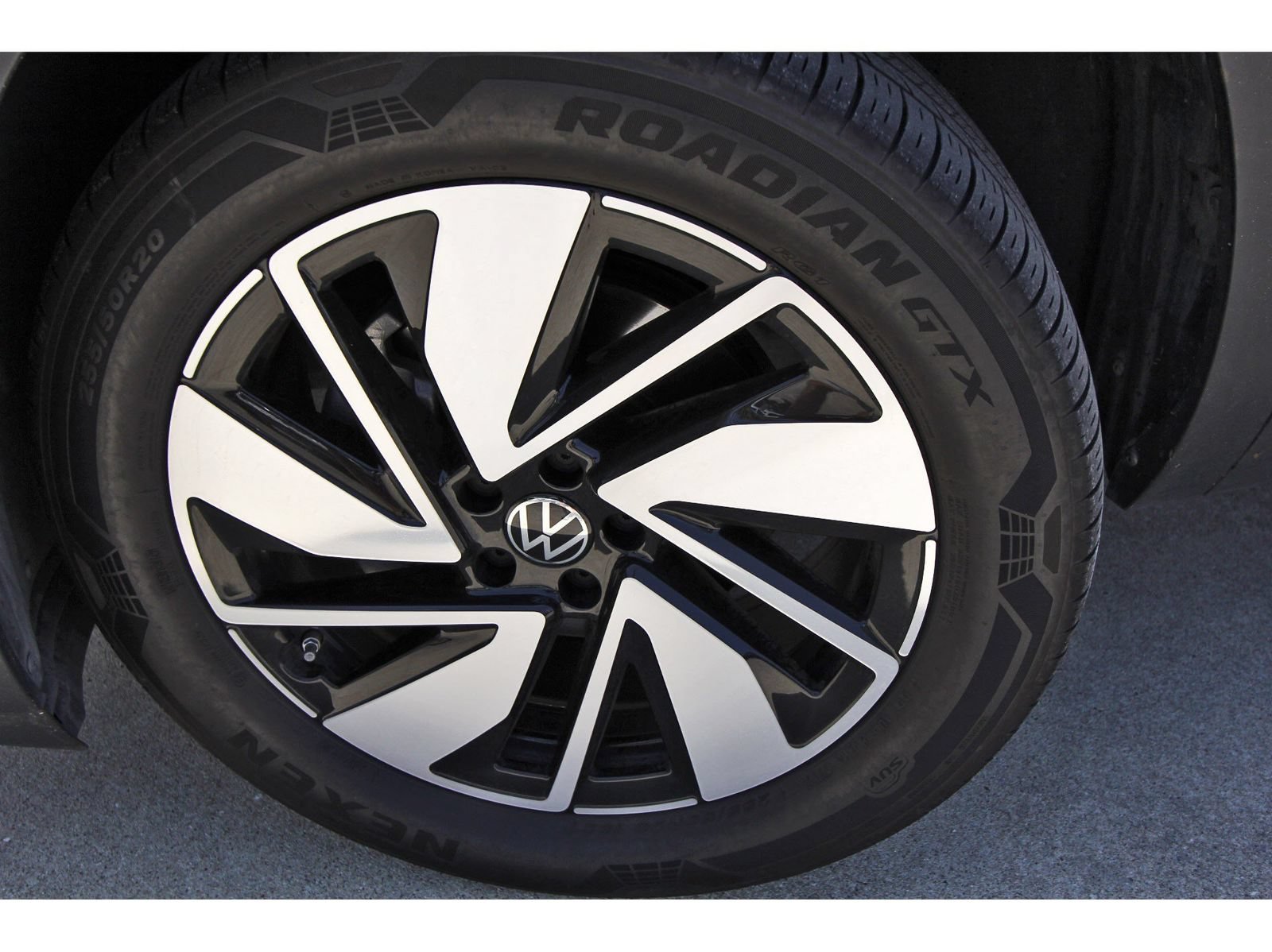Used 2024 Volkswagen Atlas SE FWD image 27