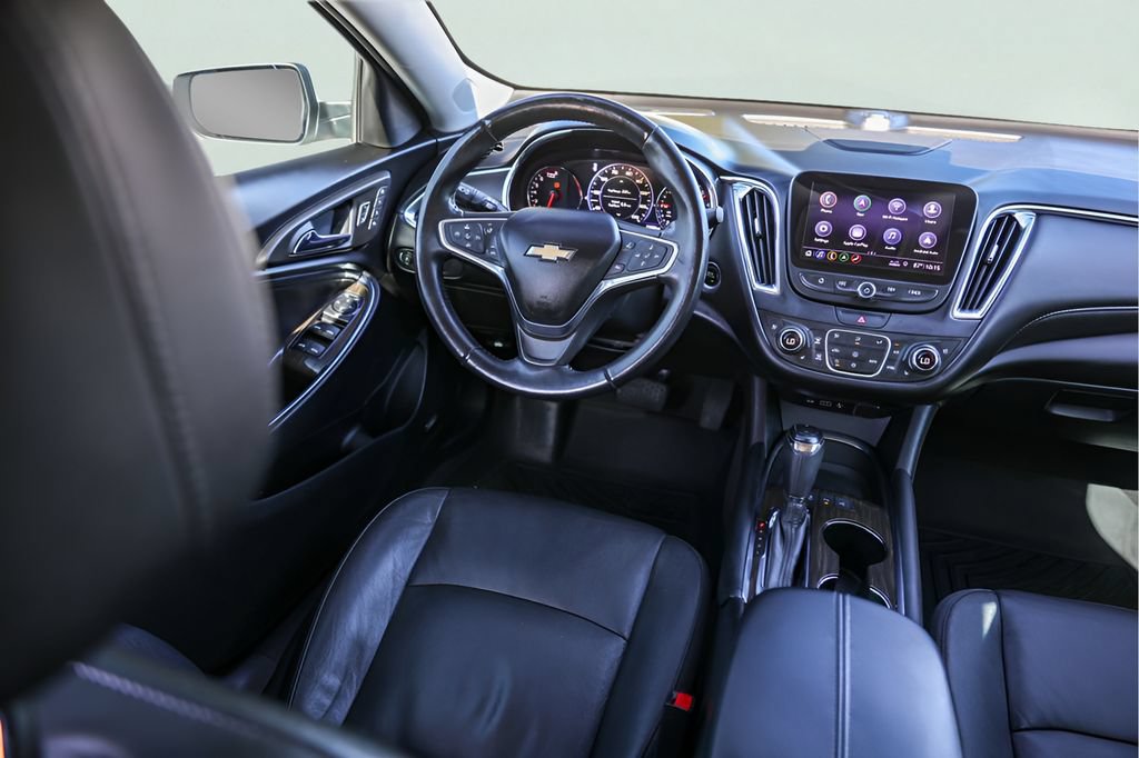 Used 2020 Chevrolet Malibu Premier FWD image 29