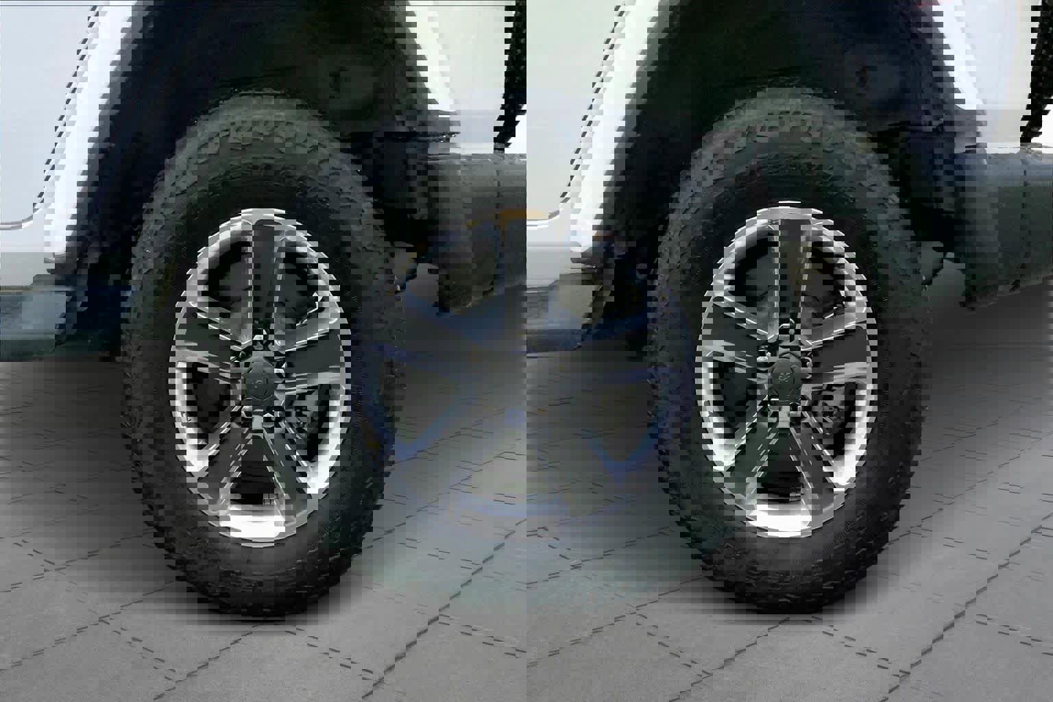 Used 2019 Jeep Wrangler Unlimited Sahara image 10