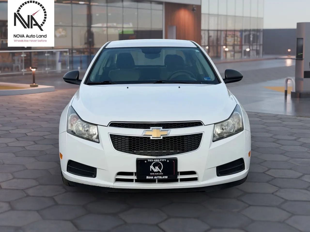 Used 2013 Chevrolet Cruze LS image 3