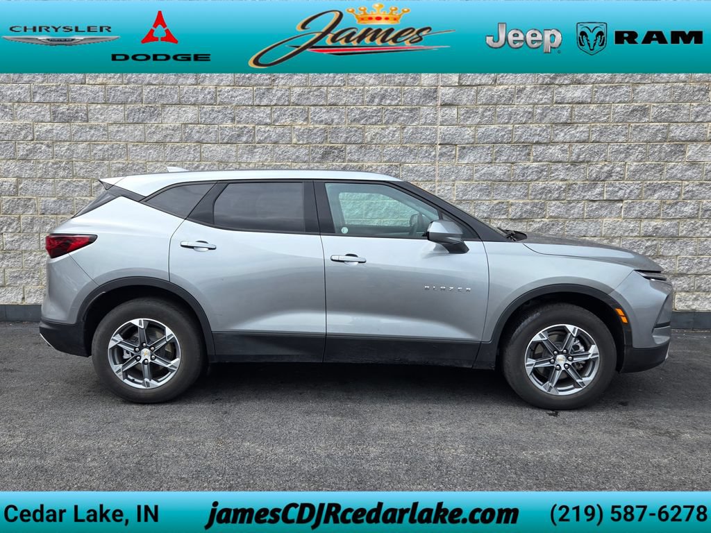 Used 2025 Chevrolet Blazer LT FWD image 6