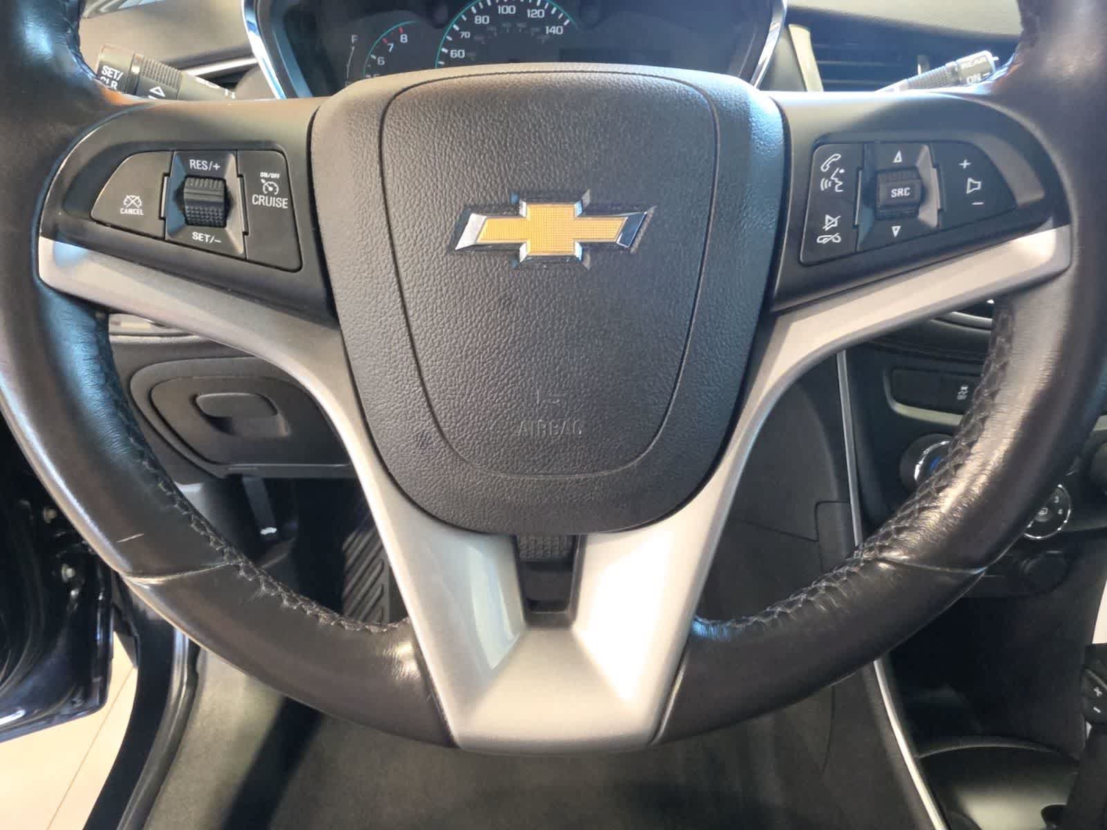 Used 2020 Chevrolet Trax LT w/ LT Convenience Package FWD image 18