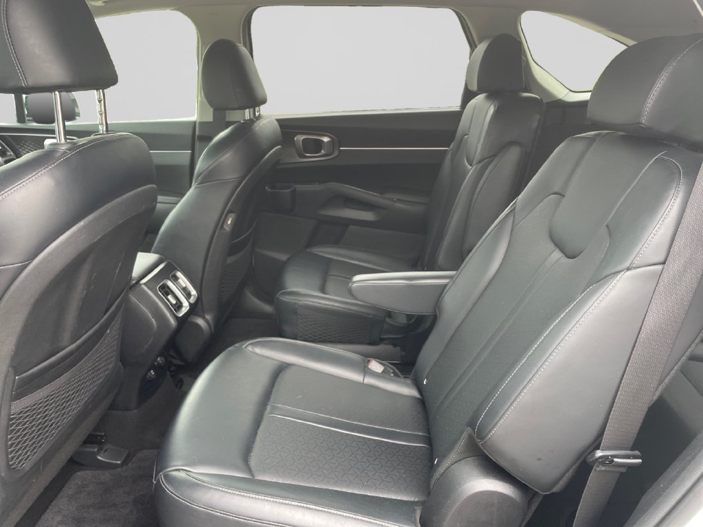 Used 2021 Kia Sorento EX FWD image 19