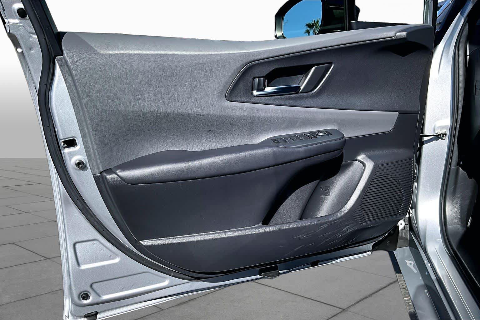Used 2024 Toyota Prius XLE FWD image 19