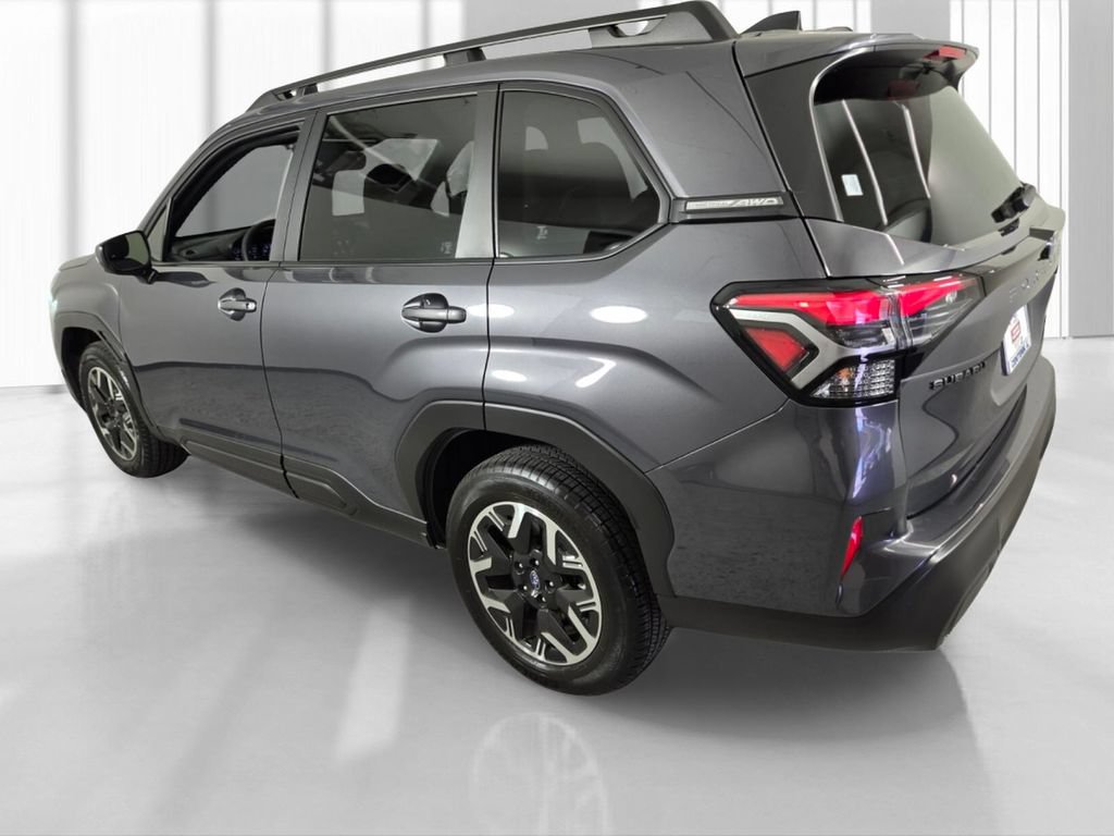 Used 2025 Subaru Forester Premium AWD/4WD image 5