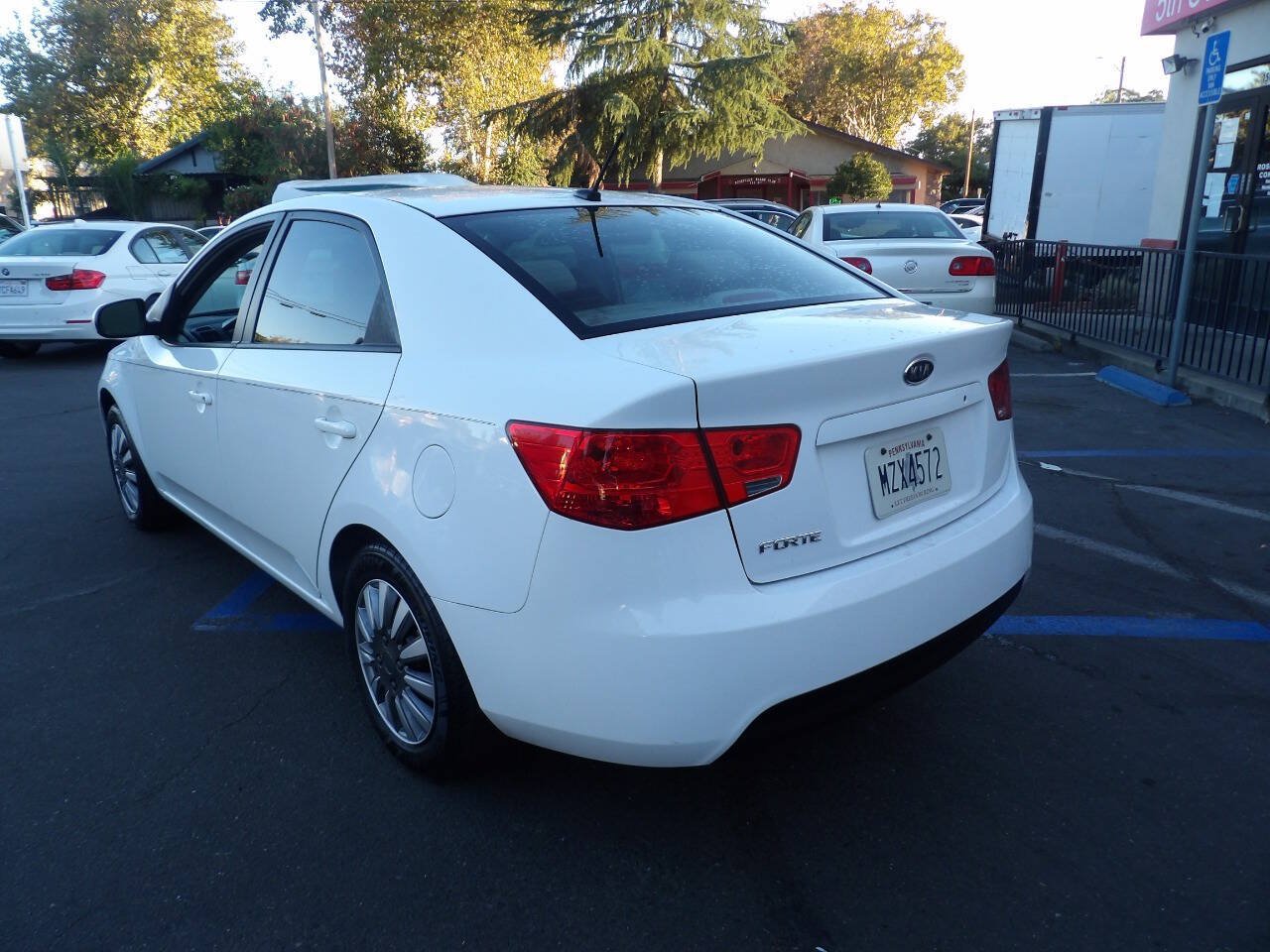 Used 2012 Kia Forte LX FWD image 4