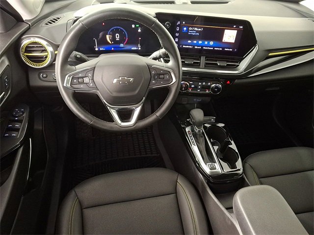 Used 2025 Chevrolet Trax ACTIV w/ Driver Confidence Package image 2