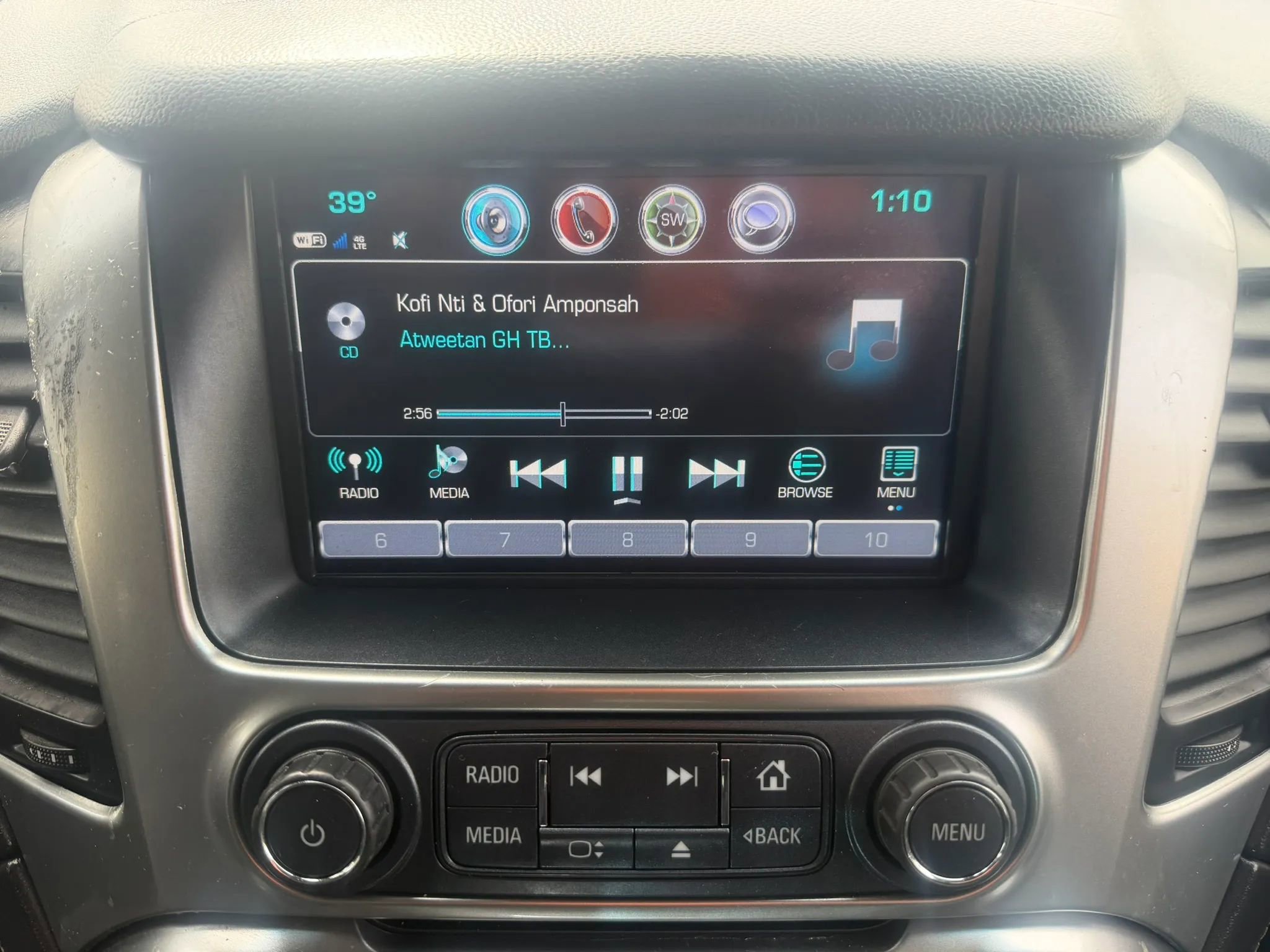 Used 2018 Chevrolet Suburban LT image 26