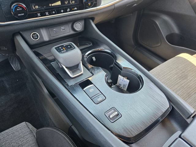 Used 2023 Nissan Rogue SV FWD image 17