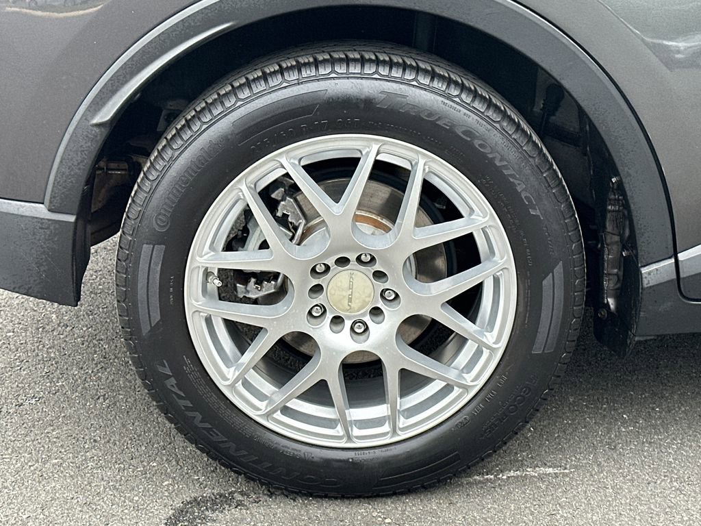 Used 2019 Toyota C-HR LE FWD image 7