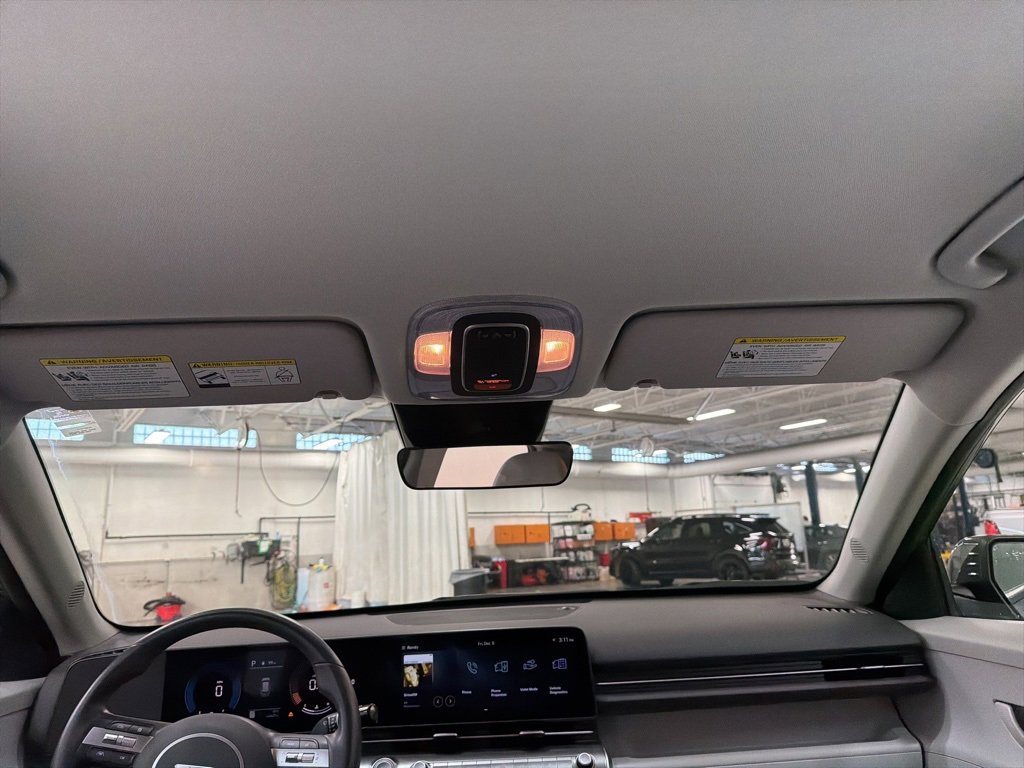 Used 2025 Hyundai Kona SEL image 30
