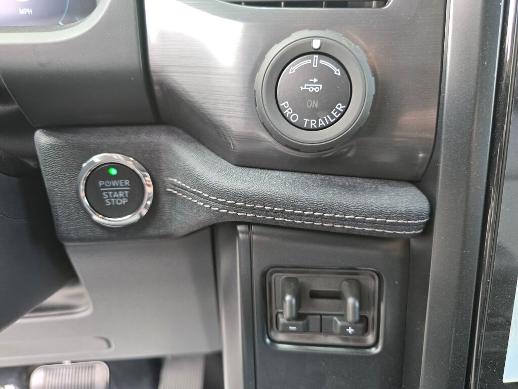 New 2025 Ford F150 Lightning Flash AWD/4WD image 19