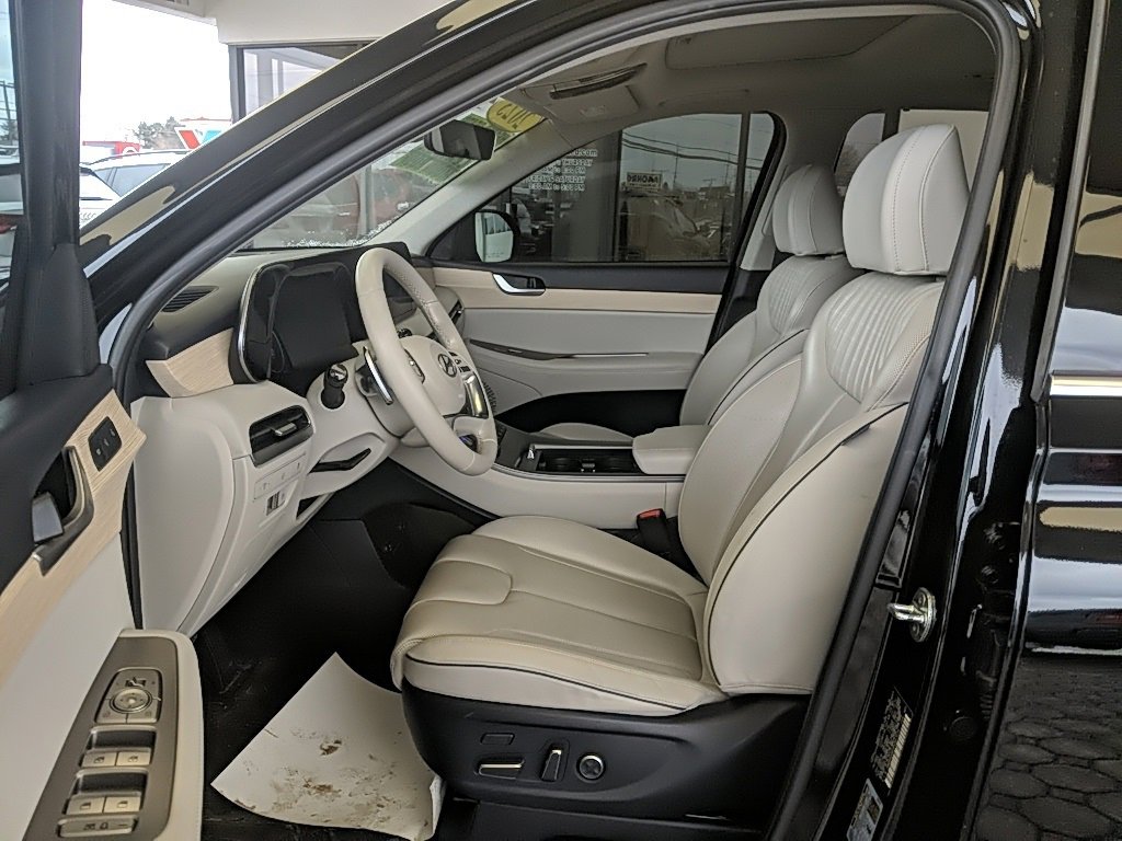 Used 2023 Hyundai Palisade Limited image 12