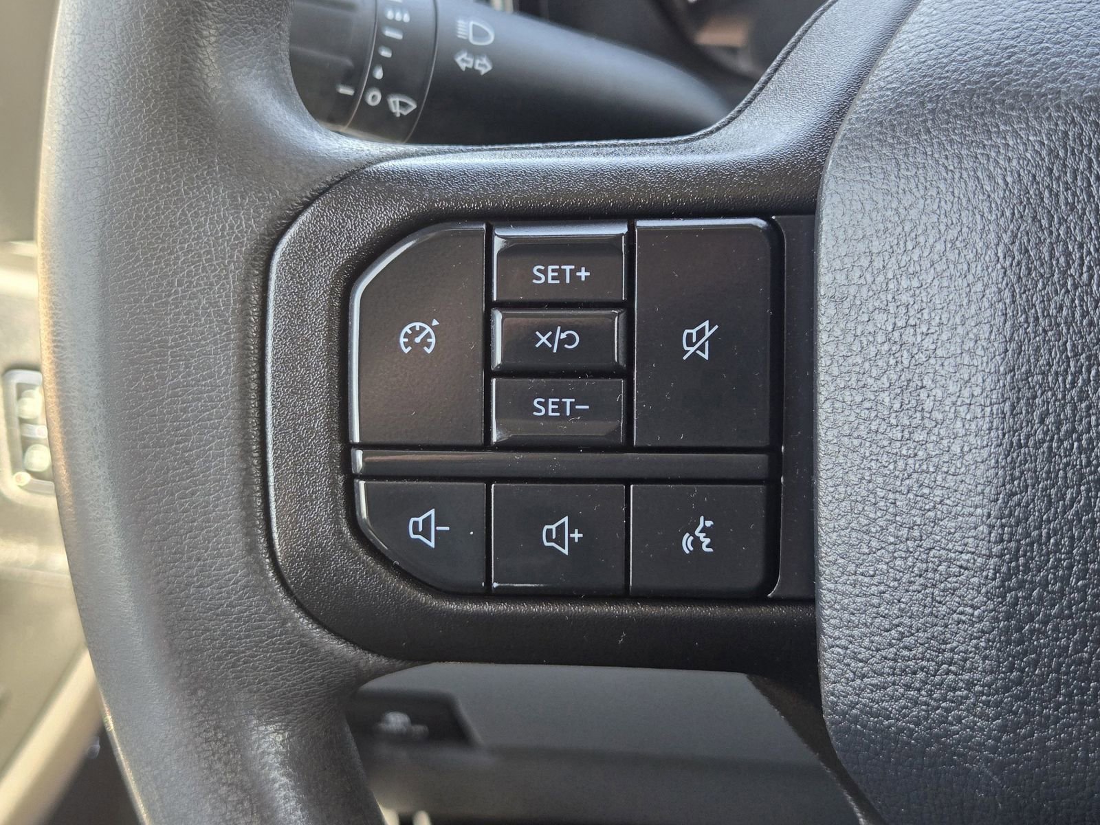 Used 2025 Ford F350 XLT AWD/4WD image 29