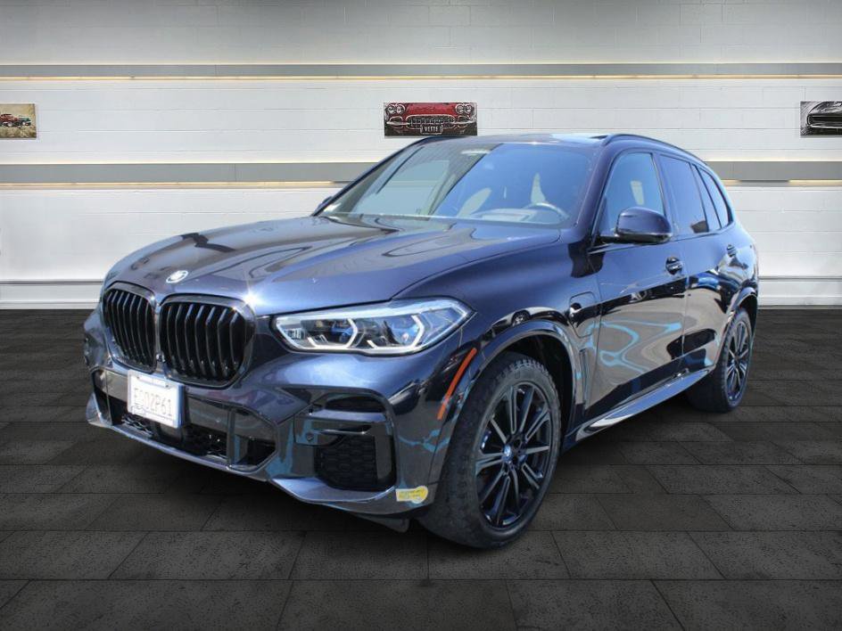 Used 2022 BMW X5 xDrive45e w/ M Sport Package image 2