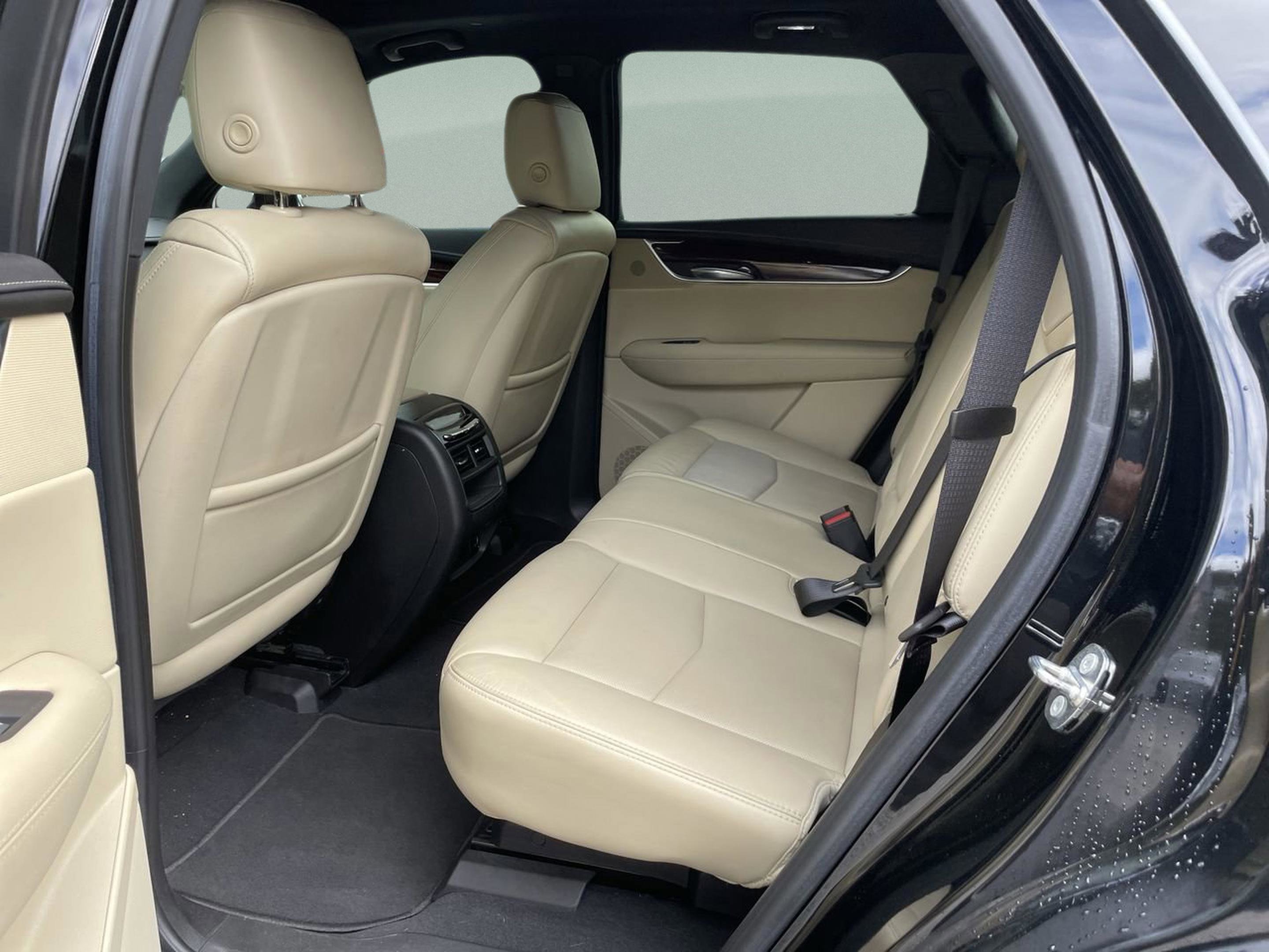 Used 2018 Cadillac XT5 Premium Luxury image 16