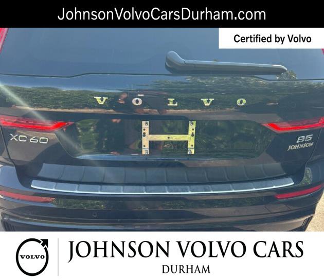 Used 2023 Volvo XC60 B5 Ultimate w/ Climate Package FWD image 6
