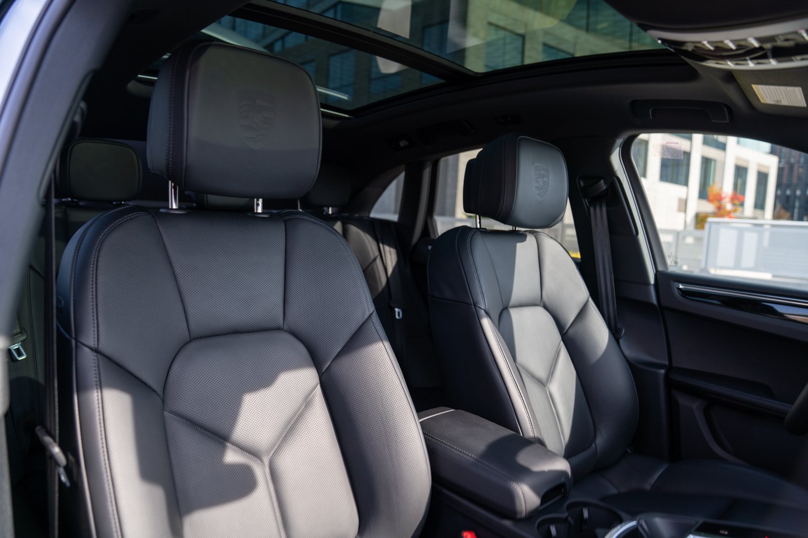 Certified 2026 Porsche Macan AWD/4WD image 27