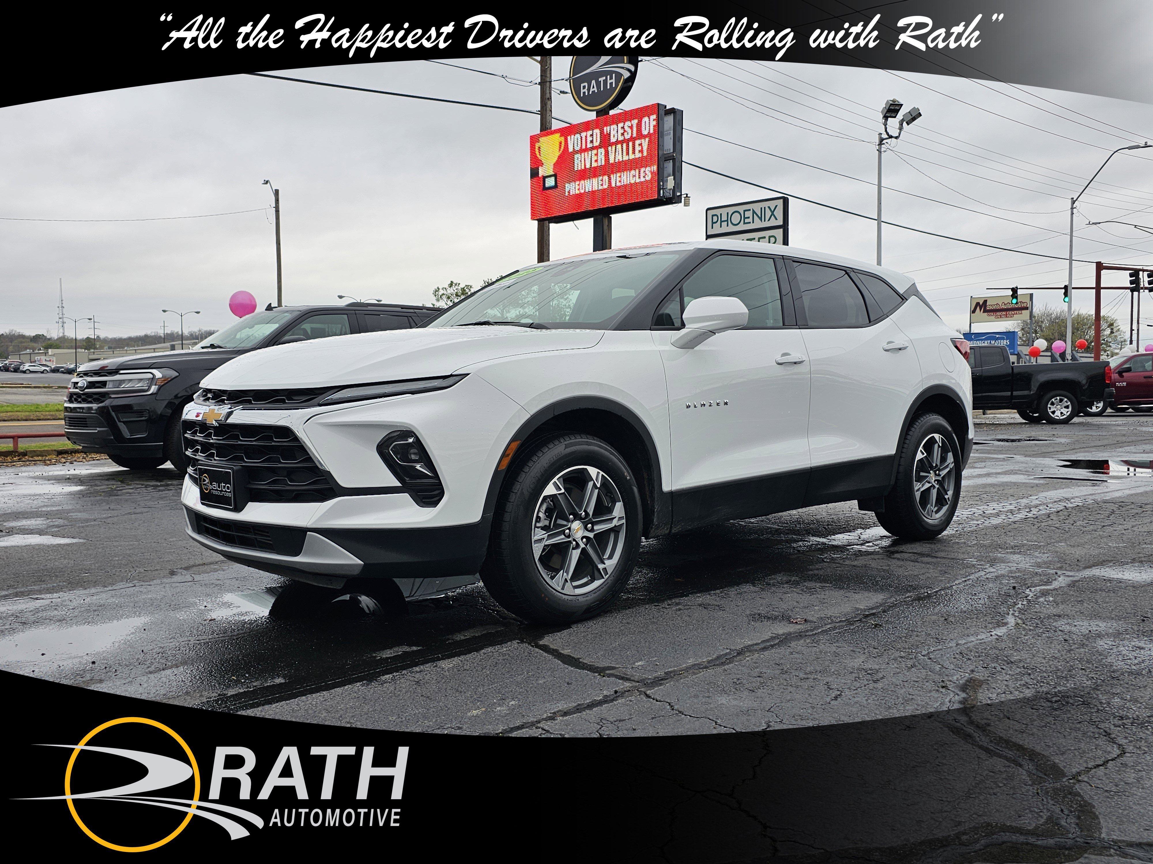 Used 2025 Chevrolet Blazer LT image 1