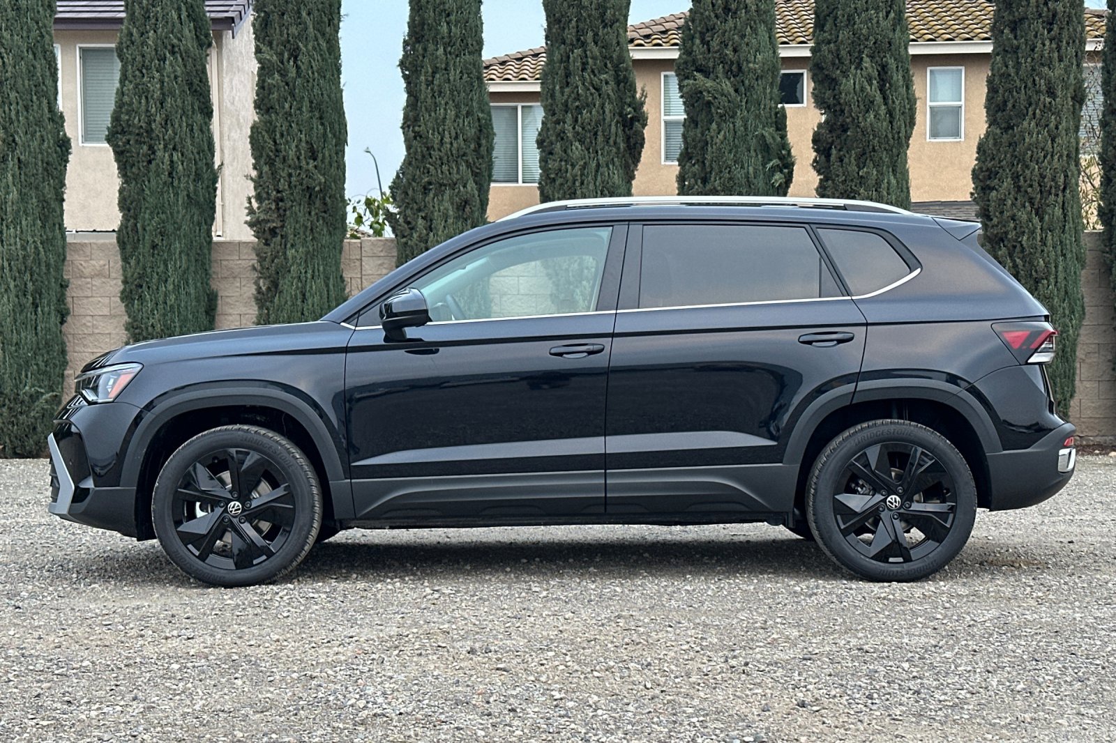 New 2026 Volkswagen Taos SE image 7