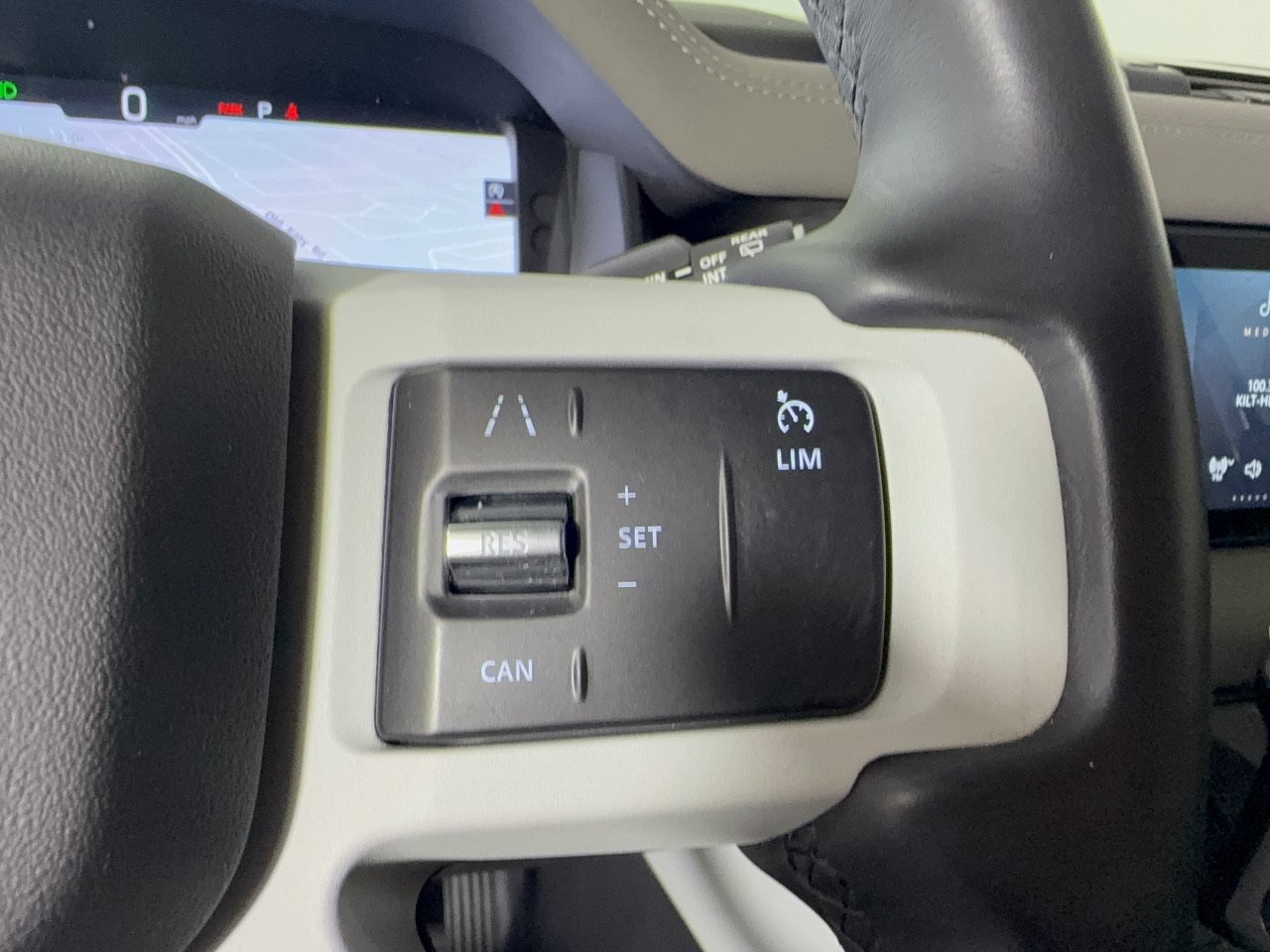 Used 2023 Land Rover Defender 110 S AWD/4WD image 19