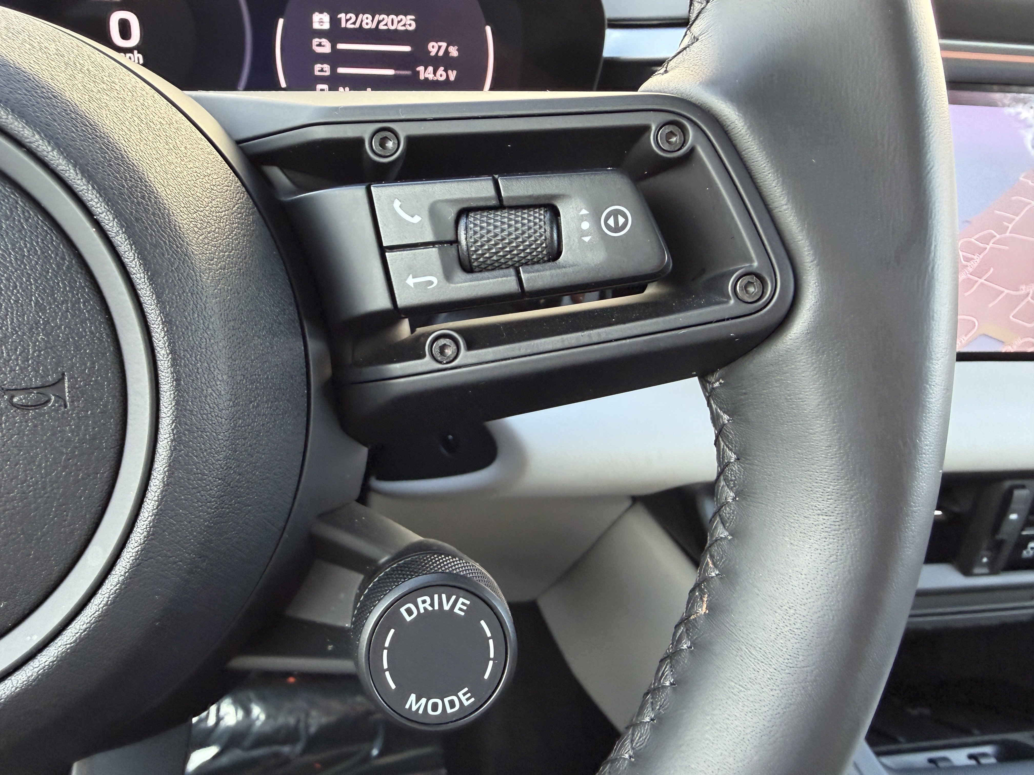 Certified 2024 Porsche Macan 4 Electric image 38