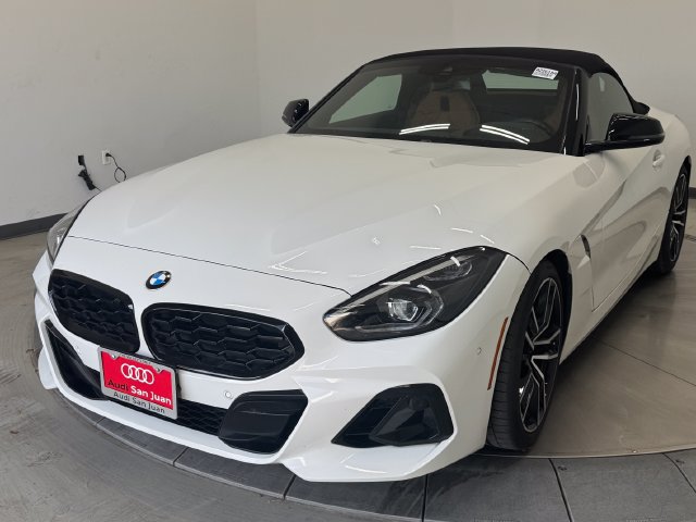 Used 2025 BMW Z4 M40i w/ Premium Package RWD image 3