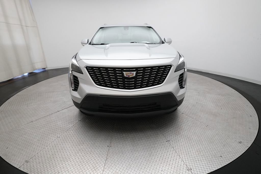 Used 2019 Cadillac XT4 Luxury w/ Cold Weather Package FWD image 11