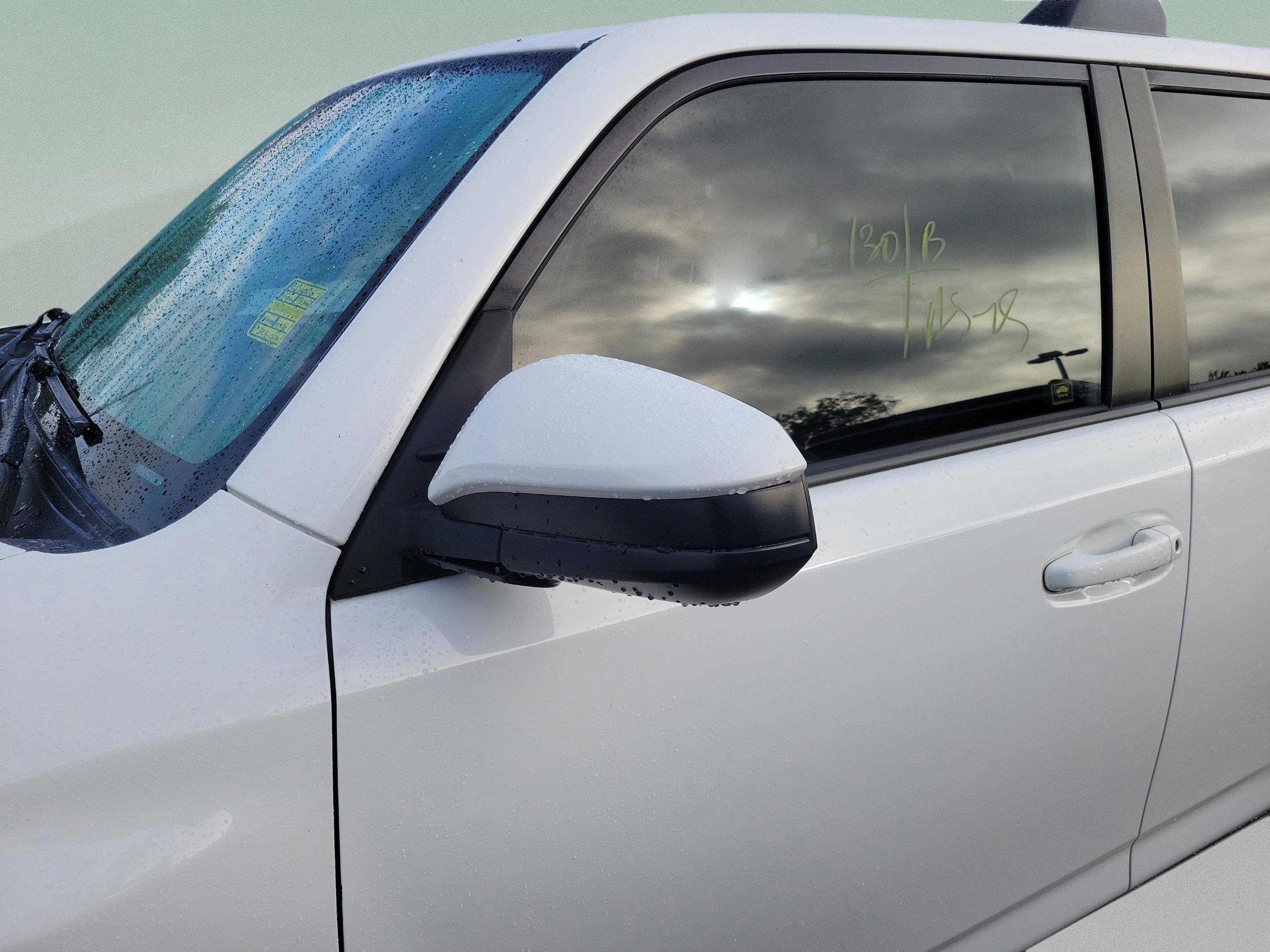 Used 2020 Toyota 4Runner SR5 AWD/4WD image 29