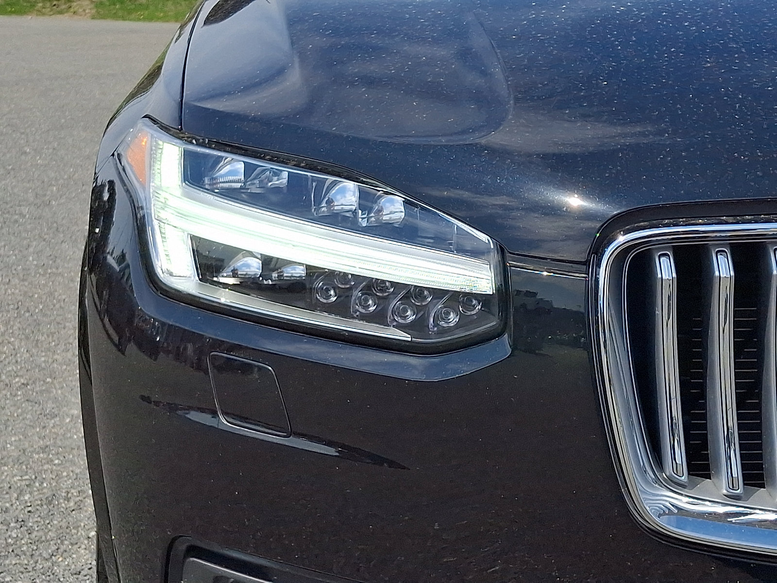 Certified 2023 Volvo XC90 B6 Plus w/ Protection Package Premier AWD/4WD image 9