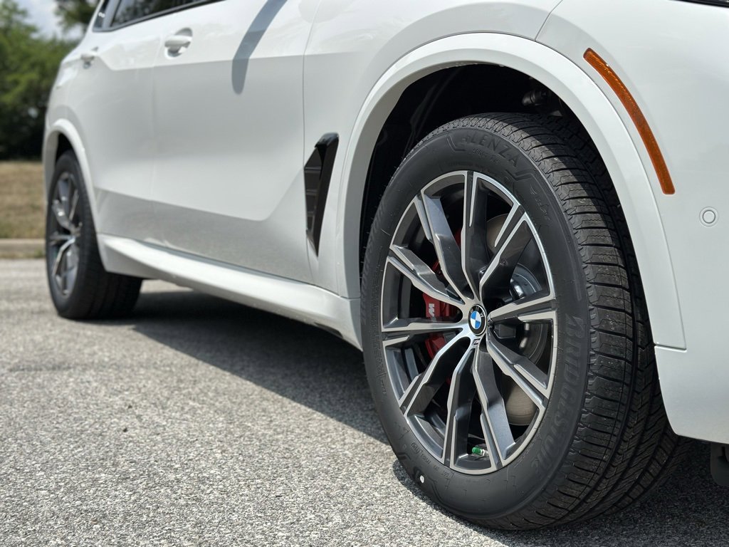 New 2026 BMW X5 M60i w/ Executive Package image 9