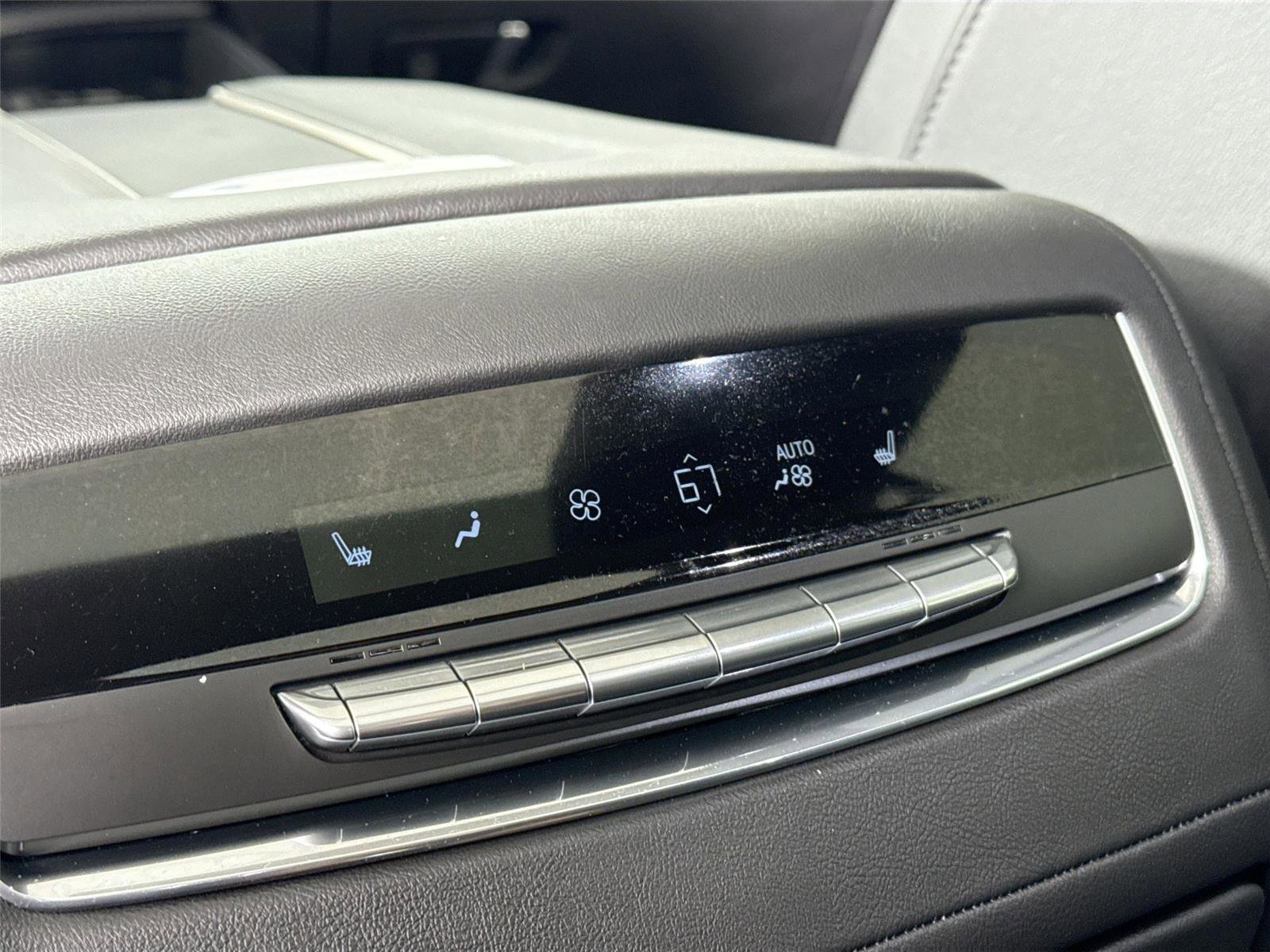 Used 2024 Cadillac Escalade Sport image 38