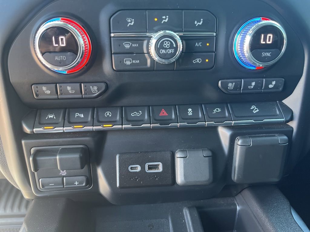 Used 2021 GMC Sierra 1500 AT4 w/ Technology Package image 24