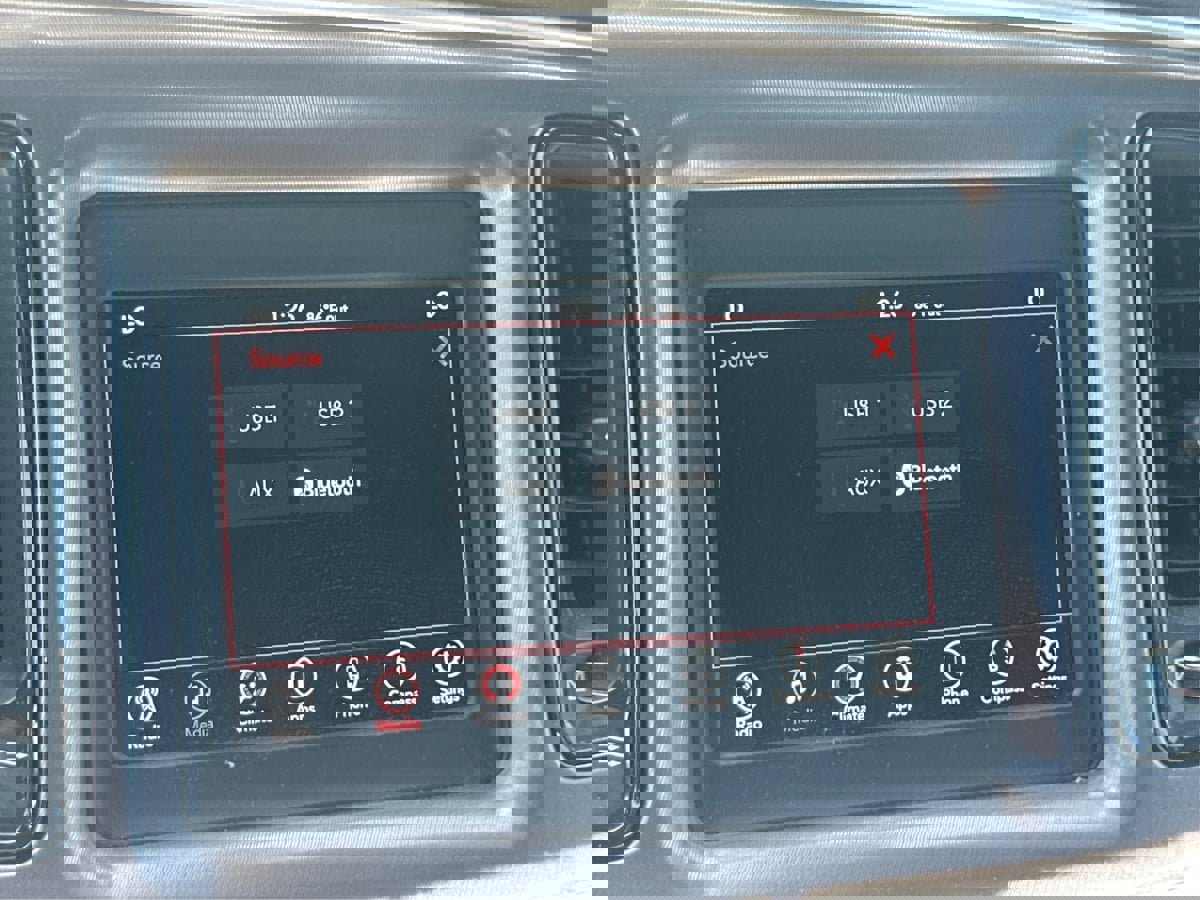 Used 2022 Dodge Challenger GT image 34