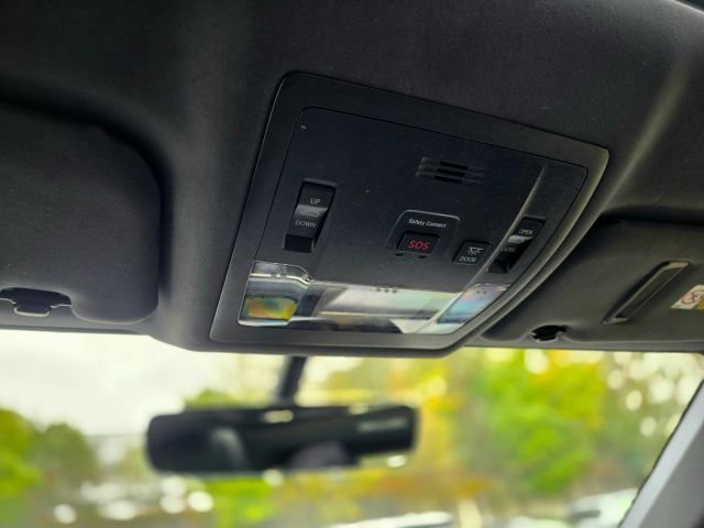 Used 2016 Lexus RC 200t image 24