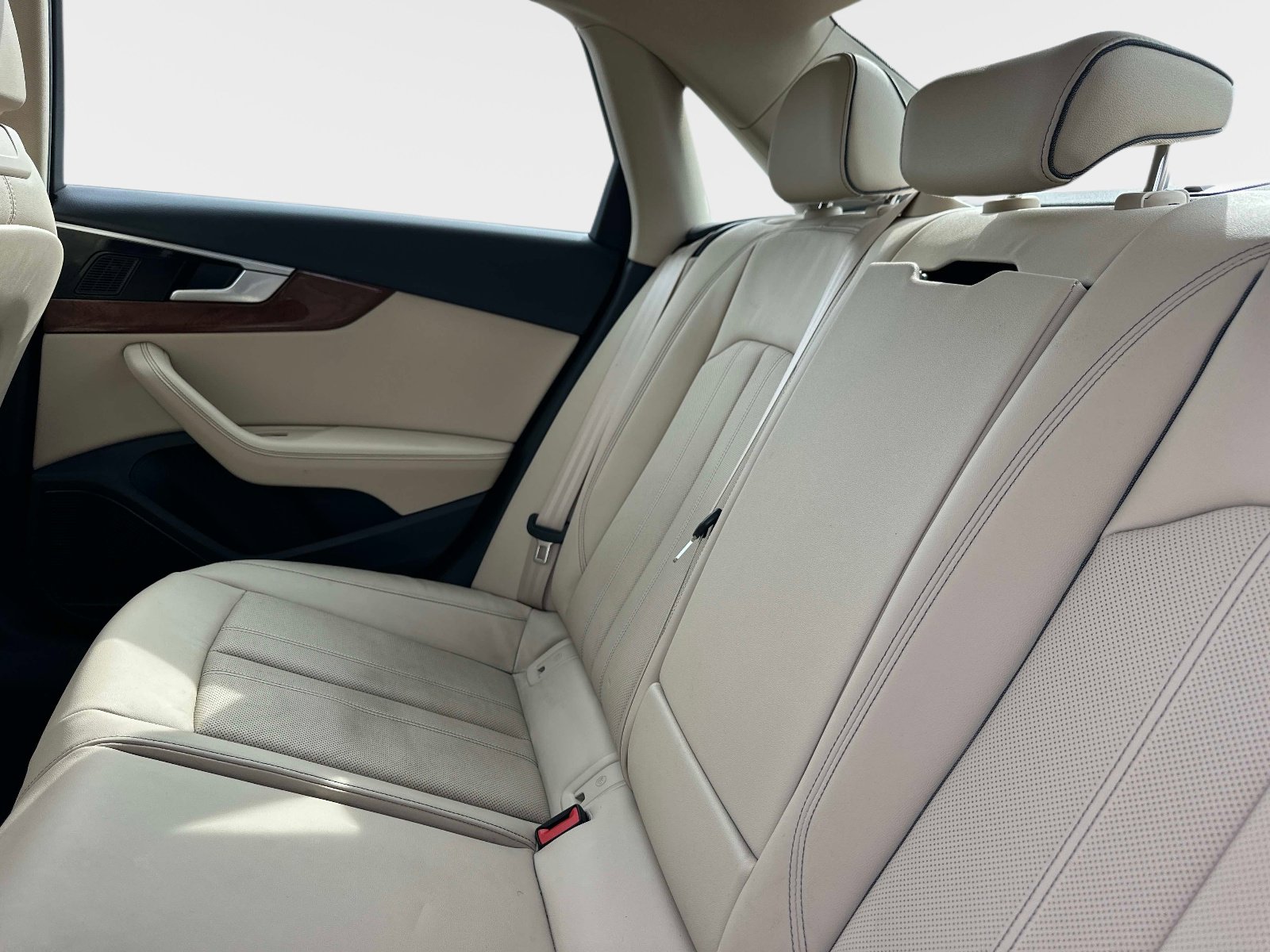 Used 2022 Audi A4 2.0T Premium Plus w/ Premium Plus Package image 13