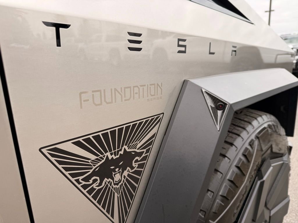 Used 2024 Tesla Cybertruck Cyberbeast AWD/4WD image 3
