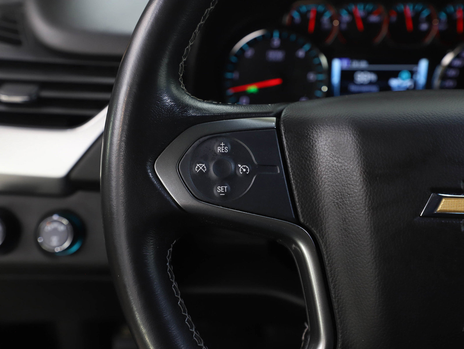 Used 2019 Chevrolet Tahoe LS AWD/4WD image 17