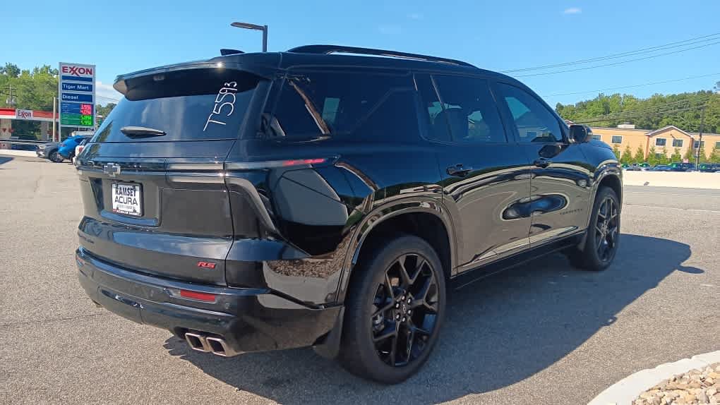 Used 2024 Chevrolet Traverse RS AWD/4WD image 5