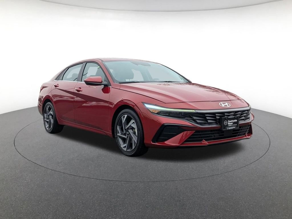 Used 2025 Hyundai Elantra SEL FWD image 3