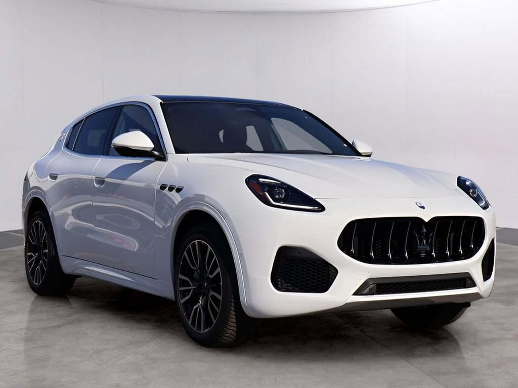 New 2025 Maserati Grecale GT image 3