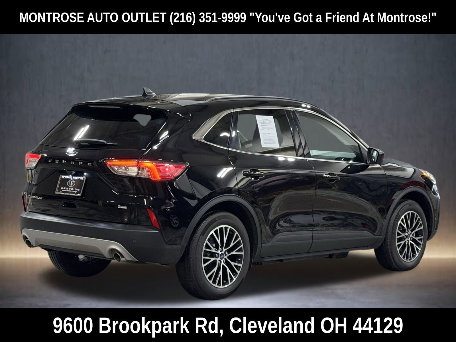 Used 2022 Ford Escape Titanium w/ Titanium Premium Package image 4