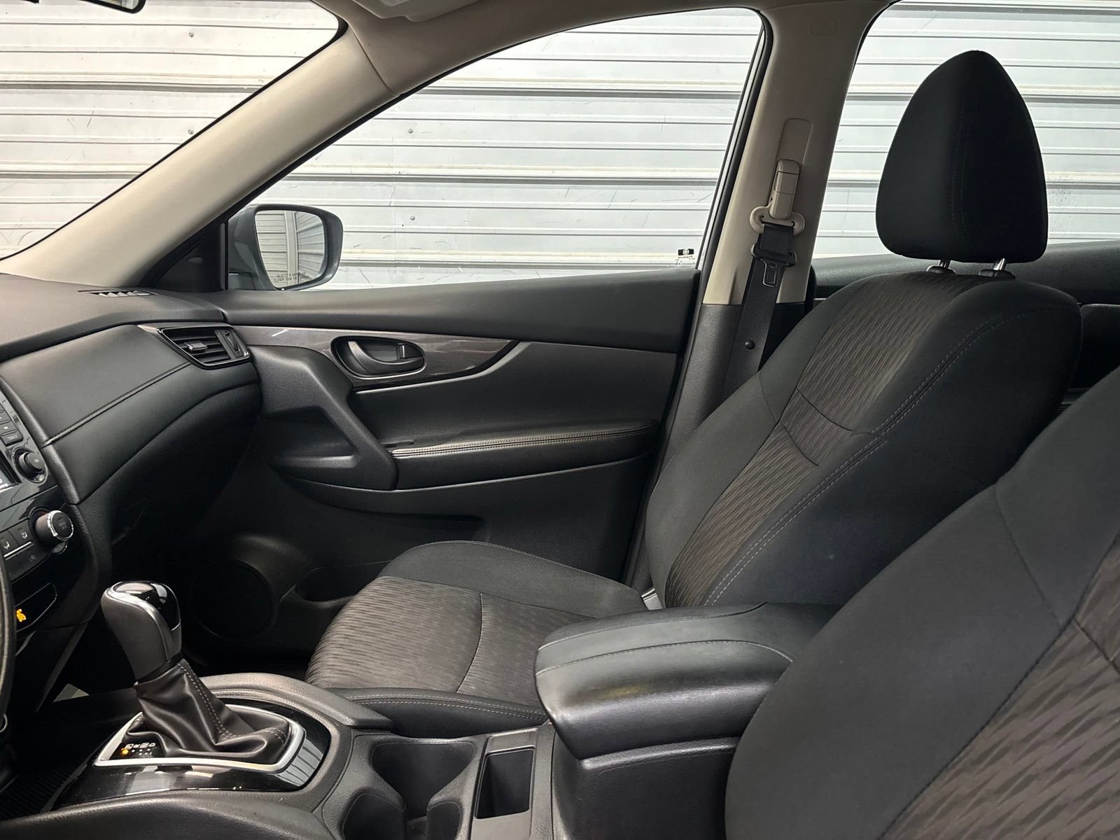 Used 2019 Nissan Rogue S AWD/4WD image 21