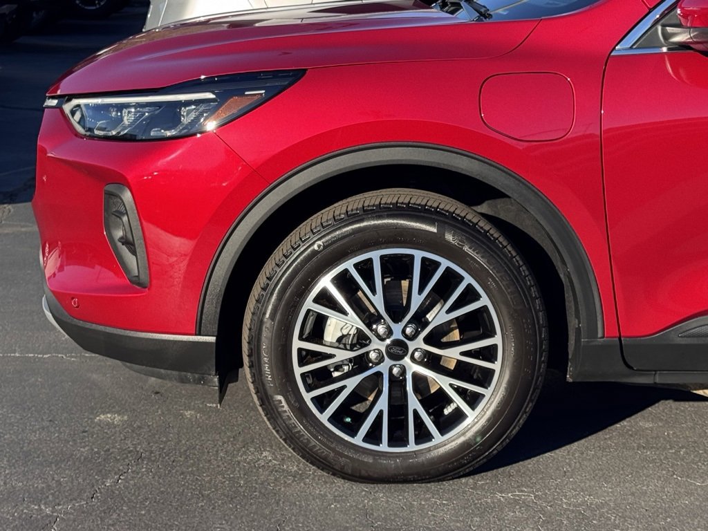 Used 2025 Ford Escape SE w/ PHEV Premium Package image 40