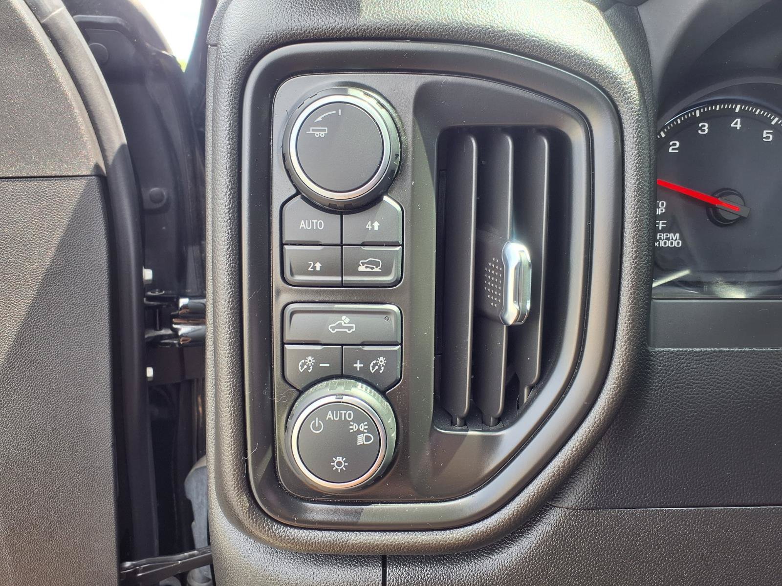 Used 2023 Chevrolet Silverado 1500 Custom w/ Rally Edition AWD/4WD image 16