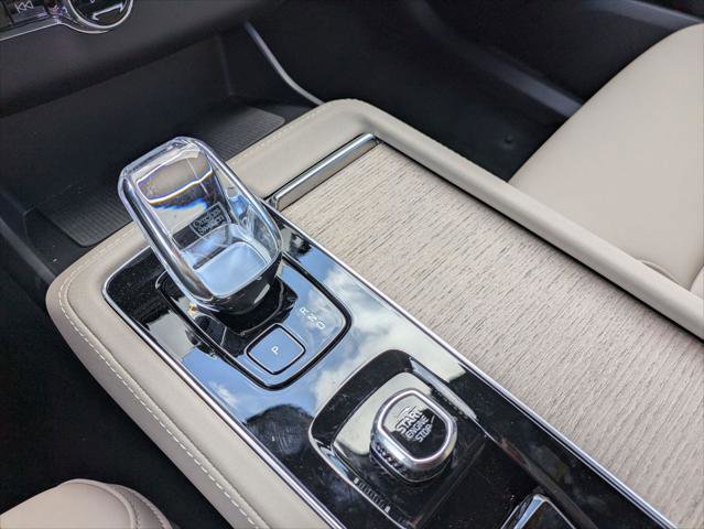 New 2026 Volvo XC90 B6 Core image 11