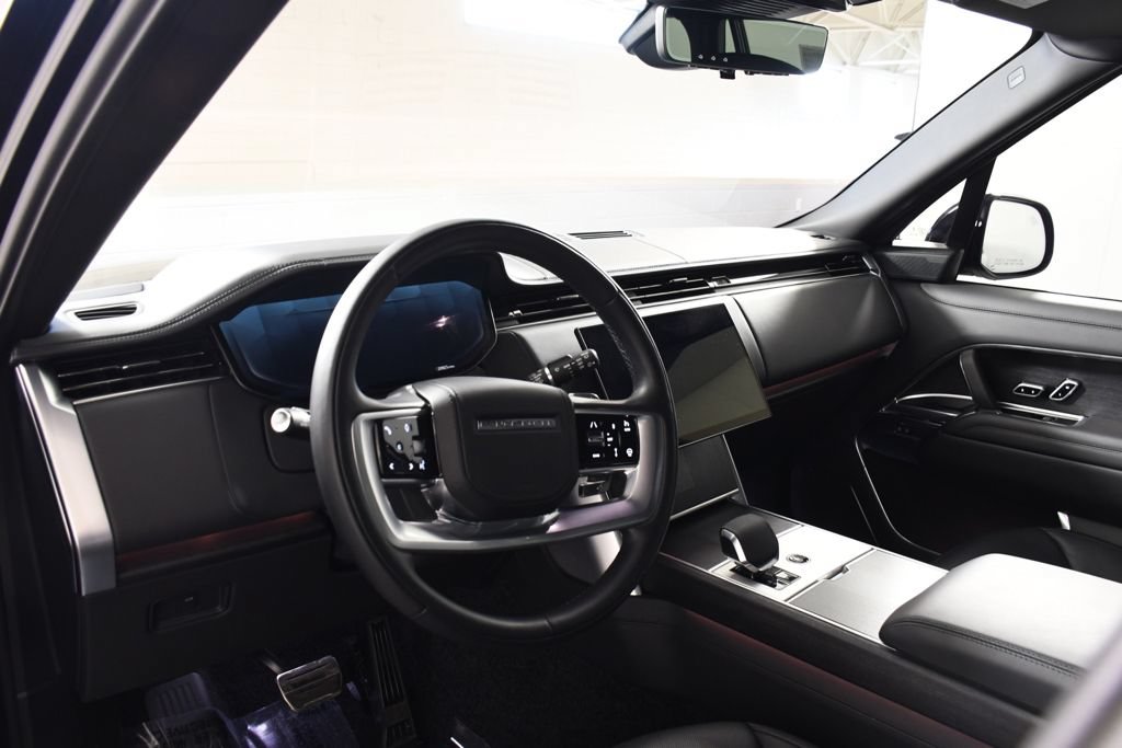 Used 2025 Land Rover Range Rover Long Wheelbase Autobiography AWD/4WD image 12