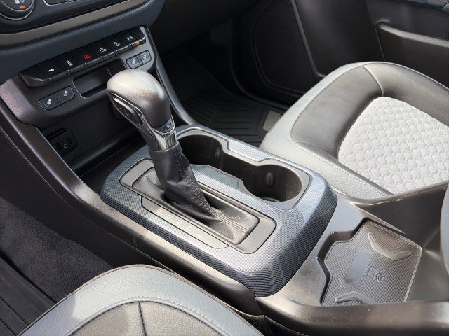 Used 2022 Chevrolet Colorado Z71 w/ Z71 Midnight Edition AWD/4WD image 18
